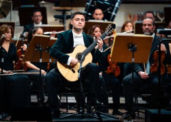El guitarrista valenciano Ausiàs Parejo y la Orquesta Sinfónica RTVE protagonizarán ‘Los conciertos de La 2’ con obras de Rodrigo y Falla